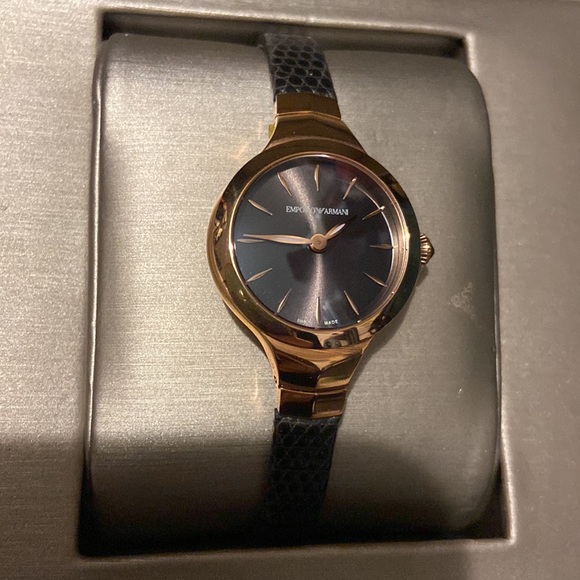 Emporio Armani womens watch - Picture 2 of 7